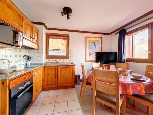 Appartement Les Menuires, 4 pièces, 6 personnes - FR-1-344-792