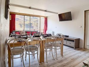 Appartement Les Menuires, 4 pièces, 8 personnes - FR-1-344-349