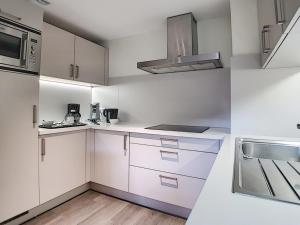 Appartement Les Menuires, 4 pièces, 8 personnes - FR-1-344-808