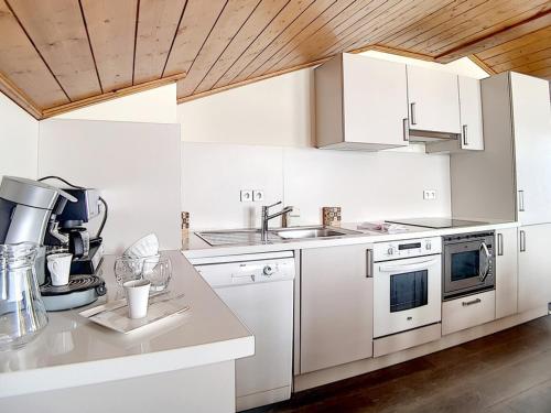 Appartement Les Menuires, 6 pièces, 12 personnes - FR-1-344-775