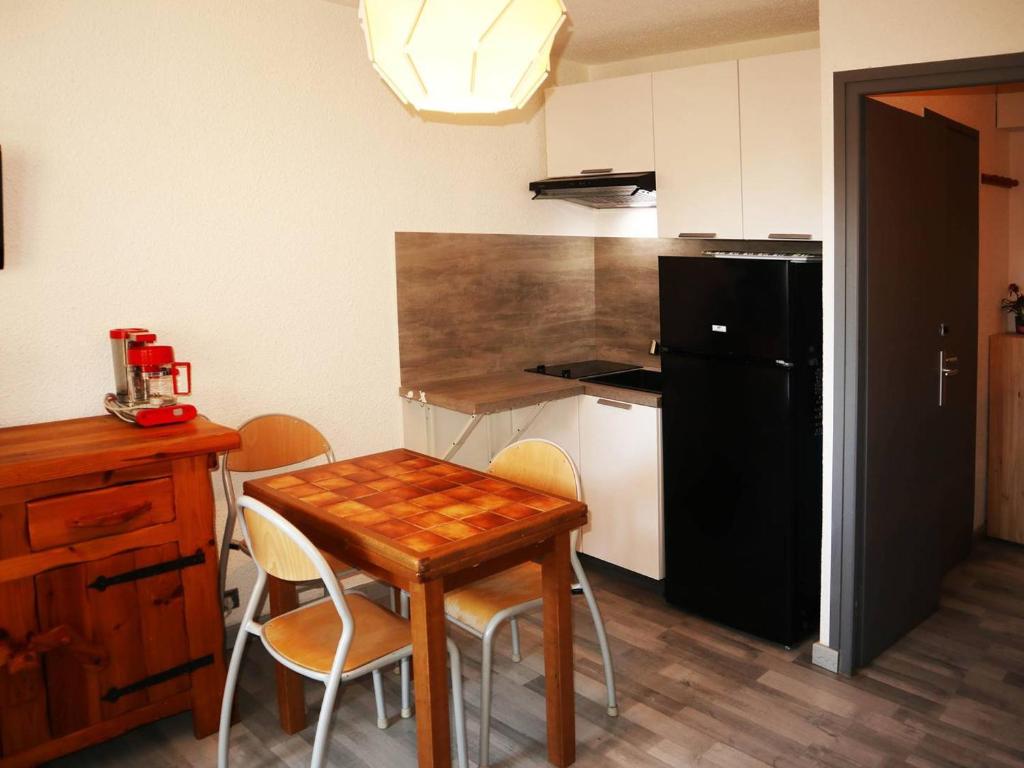 Appartement Les Orres, 1 pièce, 4 personnes - FR-1-322-334 0106 Cairn - Centre Station -, 05200 Les Orres