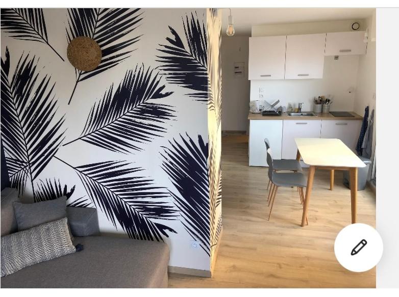 Appartement les pieds dans l eau Promenade de la Côte Radieuse, 66140 Canet-en-Roussillon