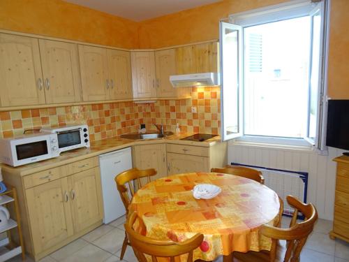 Appartement Les Sables-d'Olonne, 1 pièce, 4 personnes - FR-1-92-911