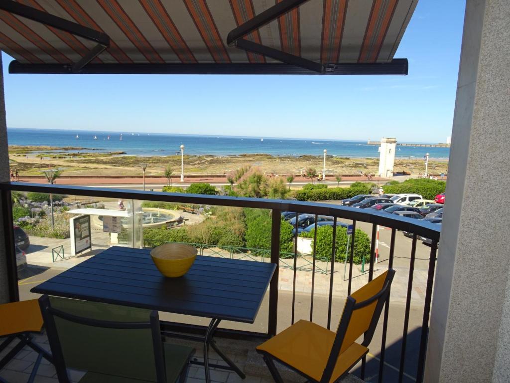 Appartement Les Sables-d'Olonne, 1 pièce, 4 personnes - FR-1-92-921 6 PLACE DE STRASBOURG, 85100 Les Sables dʼOlonne
