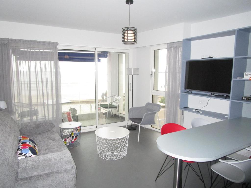 Appartement Les Sables-d'Olonne, 2 pièces, 4 personnes - FR-1-197-367 2 Rue Du Puits DorÃ©s - RÃ©s. La Baie 1Er Ãtage -, 85100 Les Sables dʼOlonne