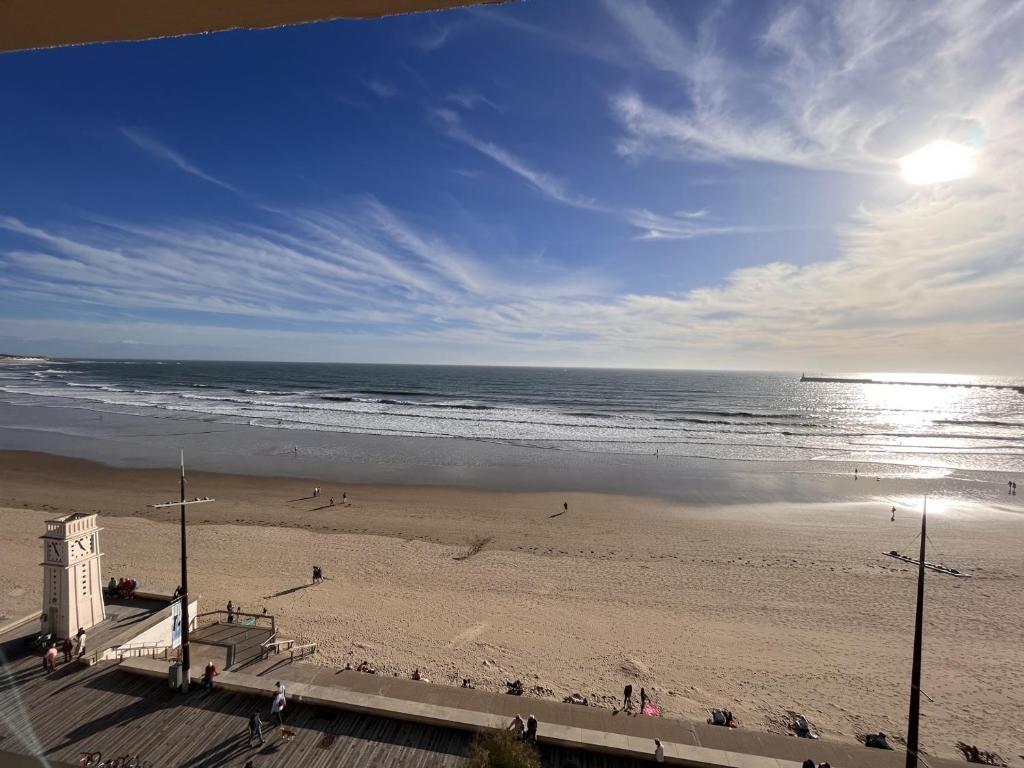 Appartement Appartement Les Sables-d'Olonne, 3 pièces, 4 personnes - FR-1-197-143 1 Rue Du Puits DorÃ© - Rce Bellevue - 6Eme Ãtage  - 85100 Les Sables dʼOlonne