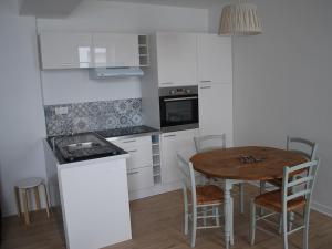 Appartement Appartement Les Sables-d'Olonne, 3 pièces, 6 personnes - FR-1-197-356 35 Rue De La Patrie -  - 85100 Les Sables dʼOlonne Pays de la Loire