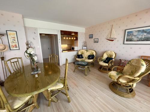 Appartement Les Sables-d'Olonne, 3 pièces, 6 personnes - FR-1-197-489