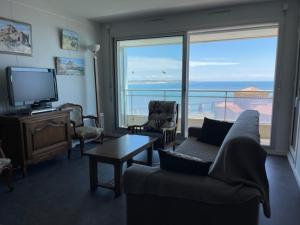 Appartement Appartement Les Sables-d'Olonne, 3 pièces, 6 personnes - FR-1-422-28 Le Valparaiso Promenade Jean XXIII B1 5ème étage 85100 Les Sables dʼOlonne Pays de la Loire