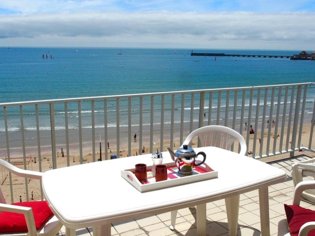 Appartement Appartement Les Sables-d'Olonne, 3 pièces, 6 personnes - FR-1-92-717 48 Promenade Clemenceau -  - 85100 Les Sables dʼOlonne