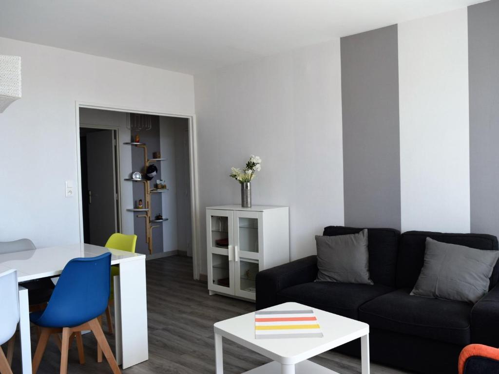 Appartement Appartement Les Sables-d'Olonne, 4 pièces, 6 personnes - FR-1-197-473 14 rue montebello bat B 2eme étage gauche 85100 Les Sables dʼOlonne