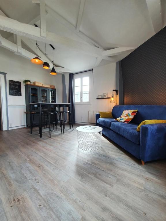 Appartement Loire et Château, Hyper Centre, Linge inclus, 3ème étage 3ème étage 1 Rue Montesquieu, 49400 Saumur