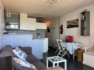 Appartement Appartement Longeville-sur-Mer, 2 pièces, 4 personnes - FR-1-336-127 1450 avenue du docteur Mathevet escalier 2-Apt 28 85560 Longeville-sur-Mer Pays de la Loire