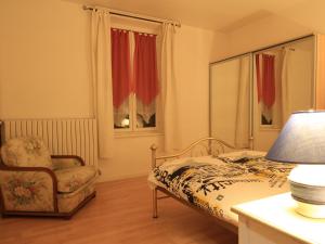 Appartement Lorcy, 2 pièces, 2 personnes - FR-1-590-175