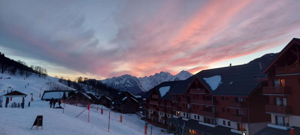 Appartement lumineux aux pieds des pistes Les longes . Arcosse 3 appartement 405 St Francois Longchamp, 73130 Saint-François-Longchamp