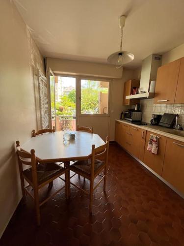 Appartement lumineux/Bright apartment