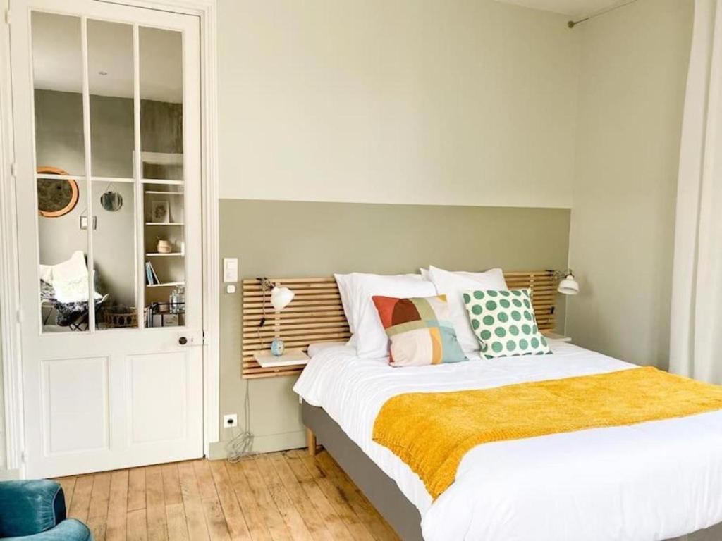 Appartement Appartement lumineux centre Cognac avec terrasse 34 Rue Gabriel Jaulin 16100 Cognac
