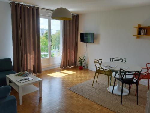 Appartement lumineux idéalement situé à proximité de musées équipements sportifs salle de spectacle commerces