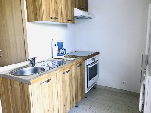 Appartement Lumio, 1 pièce, 2 personnes - FR-1-63-290