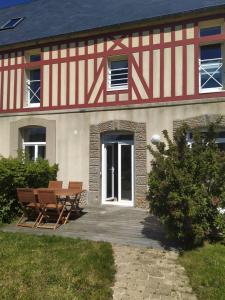 Appartement Appartement luxe avec terrasse sur château Le Bosq 14520 Commes Normandie