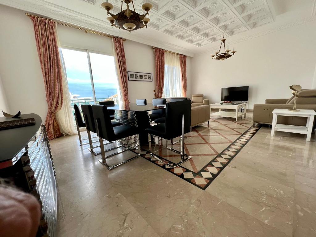 Appartement APPARTEMENT LUXUEUX VUE MER & CROISETTE 4 CH 4 SDB 3 Rond-Point Duboys d'Angers 06400 Cannes