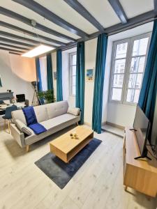 Appartement Appartement Ma Douce Charente - Superbe T3 Design et Fonctionnel - Hyper Centre à Saintes 4 Rue de l'Abreuvoir 17100 Saintes -1