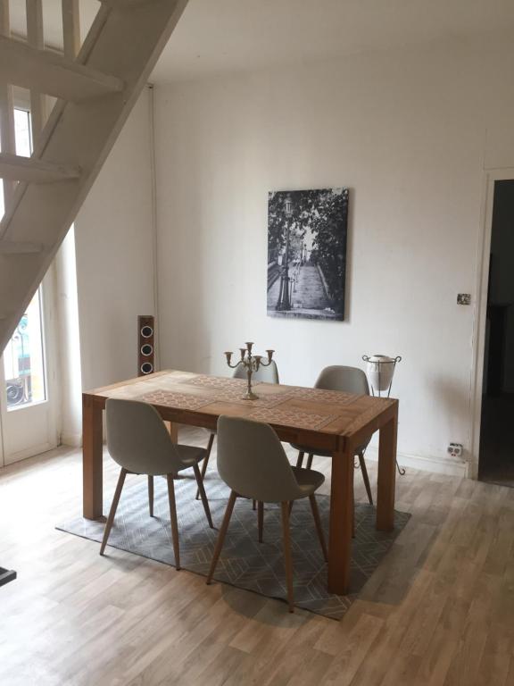 appartement Marie Maurel Duplex et sa pizza offerte 20 Rue Marie Maurel, 15000 Aurillac