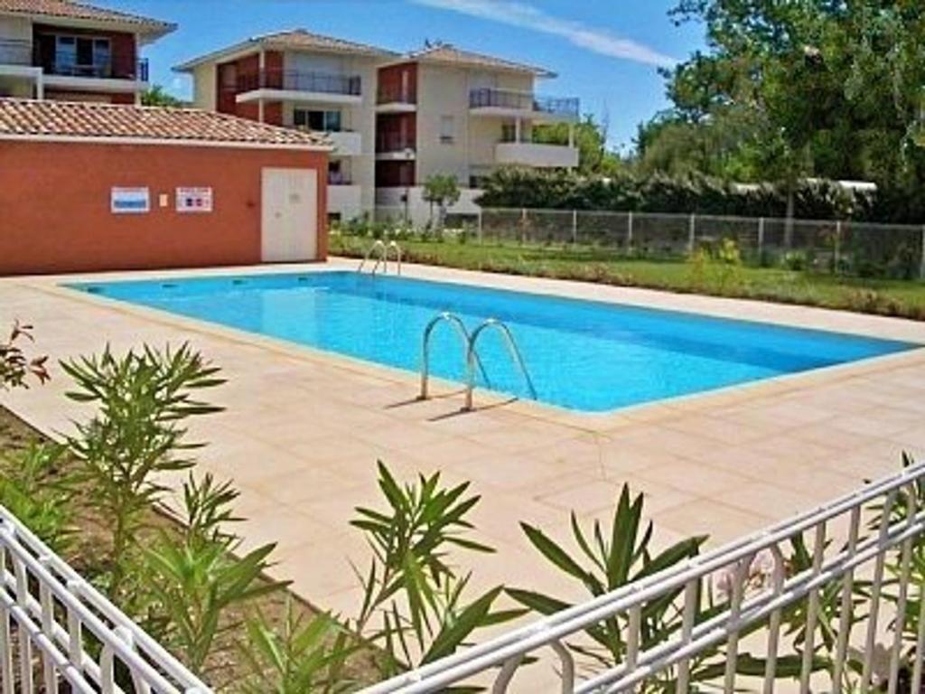 Appartement Marseillan-Plage, 2 pièces, 4 personnes - FR-1-387-74 Résidence Côté Mer - Appt N° C38 -, 34340 Le Castellas