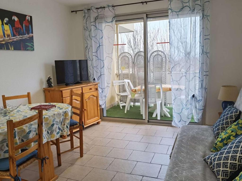 Appartement Appartement Marseillan-Plage, 2 pièces, 5 personnes - FR-1-326-582 Chemin Du Pous -  - 34340 Le Castellas