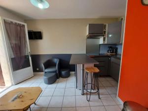 Appartement Appartement Marseillan-Plage, 2 pièces, 5 personnes - FR-1-326-655 2 rue des romarins 34340 Le Castellas Languedoc-Roussillon