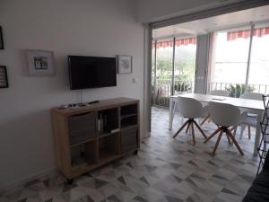 Appartement Appartement Marseillan-Plage, 3 pièces, 4 personnes - FR-1-326-669 Avenue des Campings 34340 Le Cap d\'Agde Languedoc-Roussillon