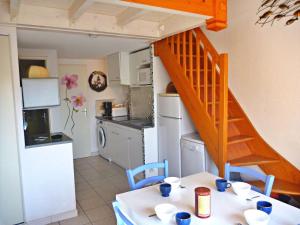 Appartement Appartement Marseillan-Plage, 3 pièces, 6 personnes - FR-1-387-116 Résidence Les Airettes -  - 34340 Le Castellas Languedoc-Roussillon