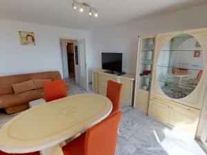 Appartement Appartement Menton, 2 pièces, 4 personnes - FR-1-196-159 13, Avenue Aristide Briand 06500 Menton Provence-Alpes-Côte d\'Azur