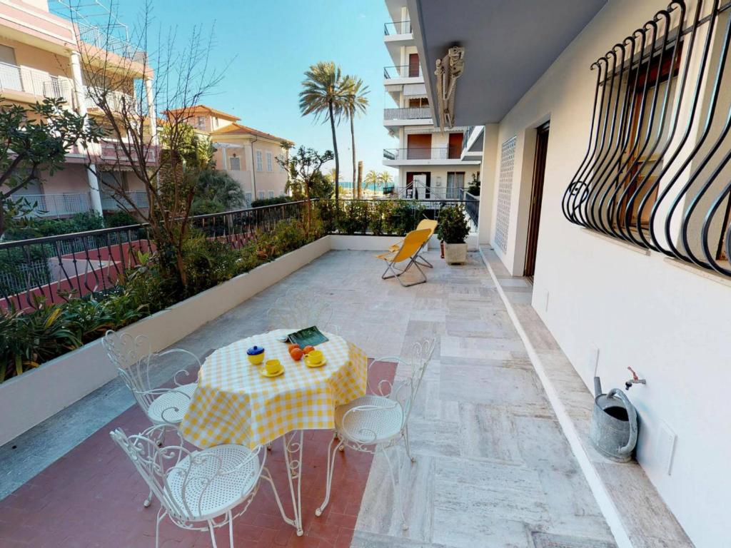 Appartement Menton, 2 pièces, 4 personnes - FR-1-196-210 17, Porte de France, 06500 Menton