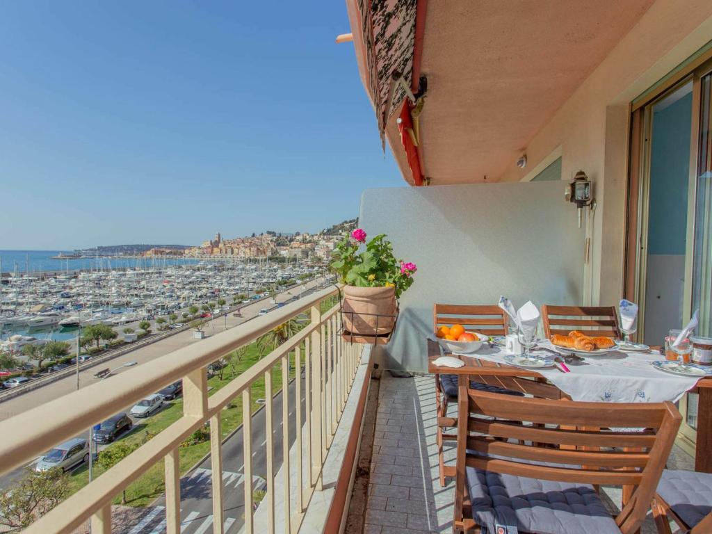 Appartement Appartement Menton, 3 pièces, 4 personnes - FR-1-196-251 65, Porte de France 06500 Menton