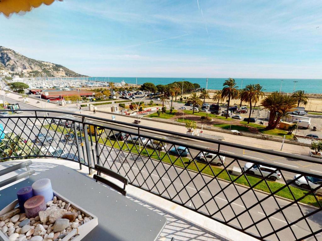 Appartement Menton, 3 pièces, 4 personnes - FR-1-196-254 27 Porte de France, 06500 Menton