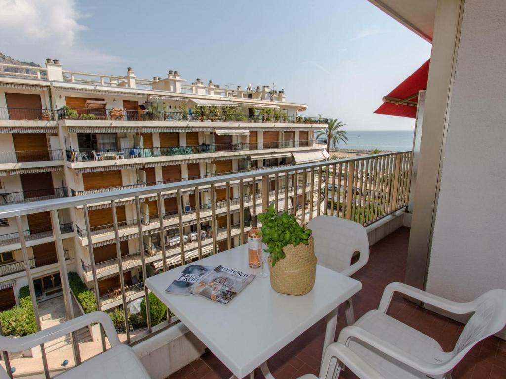 Appartement Appartement Menton, 3 pièces, 5 personnes - FR-1-196-230 15, Porte de France 06500 Menton