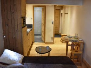 Appartement Méribel, 1 pièce, 2 personnes - FR-1-180-393