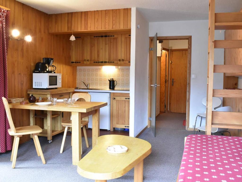 Appartement Méribel, 1 pièce, 3 personnes - FR-1-180-21 EN GARNET, 73550 Méribel