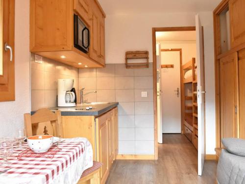 Appartement Méribel, 1 pièce, 3 personnes - FR-1-180-33