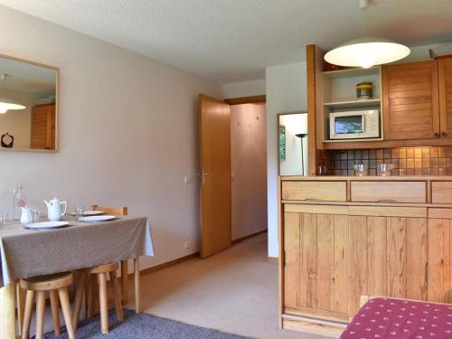 Appartement Méribel, 1 pièce, 4 personnes - FR-1-180-18