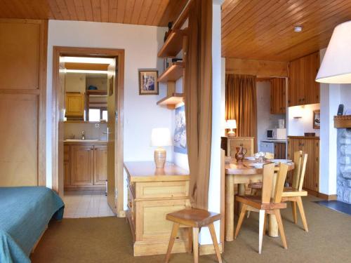 Appartement Méribel, 1 pièce, 4 personnes - FR-1-180-72