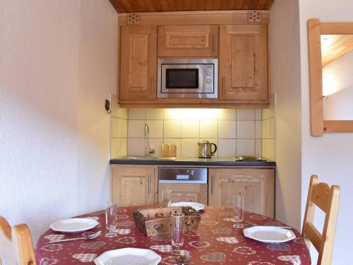 Appartement Méribel, 2 pièces, 3 personnes - FR-1-180-360