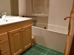 Appartement Méribel, 2 pièces, 4 personnes - FR-1-180-68