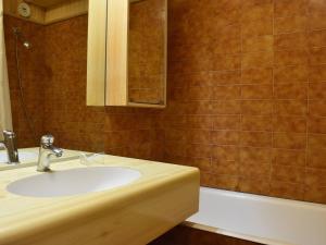 Appartement Méribel, 2 pièces, 5 personnes - FR-1-180-94