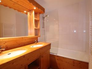 Appartement Méribel, 2 pièces, 5 personnes - FR-1-182-38