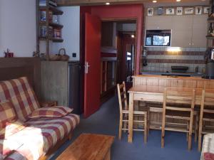Appartement Méribel, 2 pièces, 5 personnes - FR-1-354-22