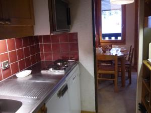Appartement Méribel, 2 pièces, 5 personnes - FR-1-355-5