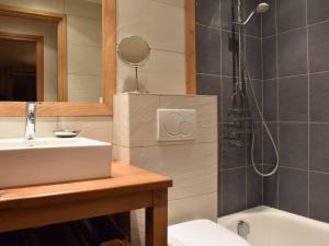 Appartement Méribel, 6 pièces, 12 personnes - FR-1-180-338