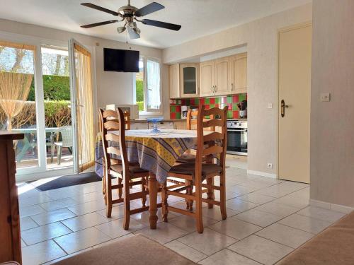 Appartement Merville-Franceville-Plage, 3 pièces, 5 personnes - FR-1-465-78